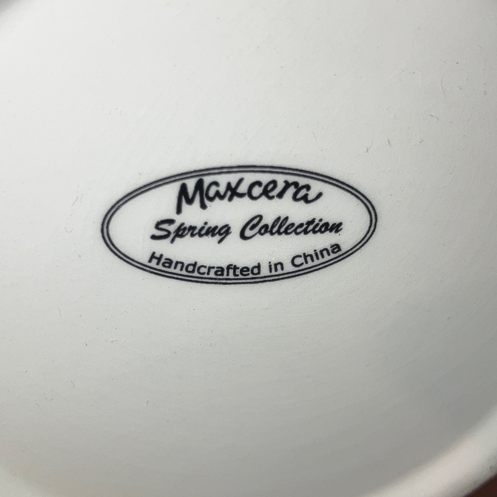 Floral Charm Ceramic Mugs - White and Yellow - Picture 2 of 6
